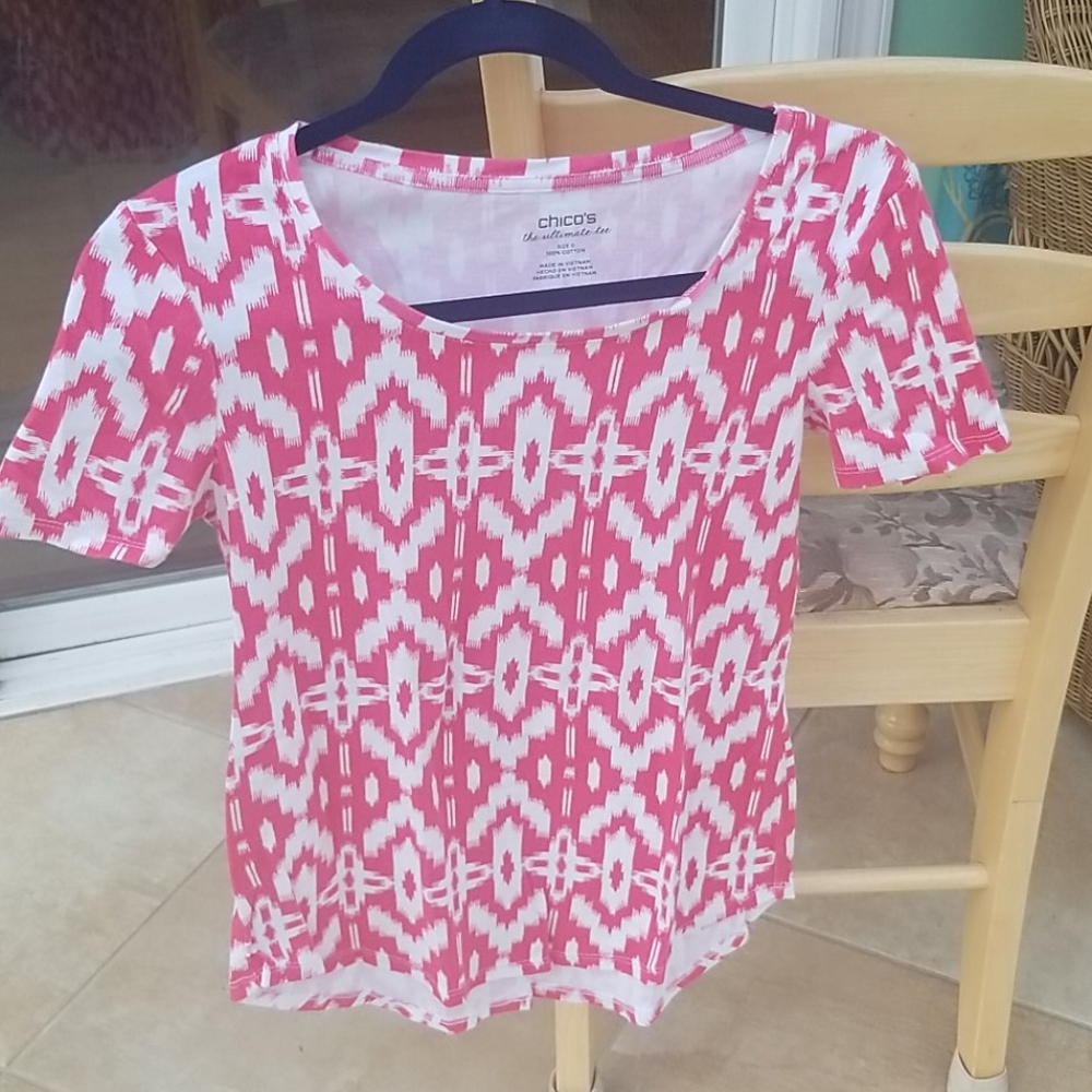 Chicos fuschia and white print tee small